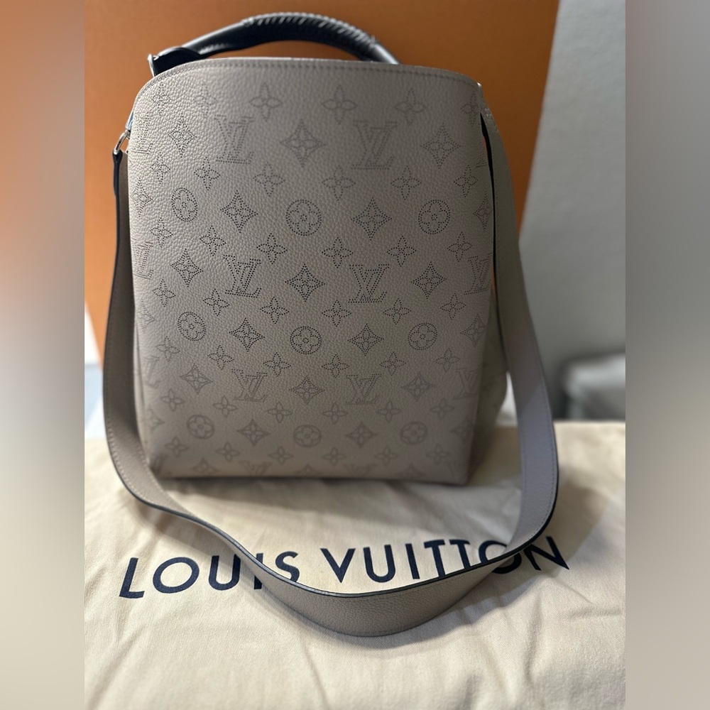 LOUIS VUITTON Galet taupe Mahina leather Babylone PM Bag Purse Handbag Tote